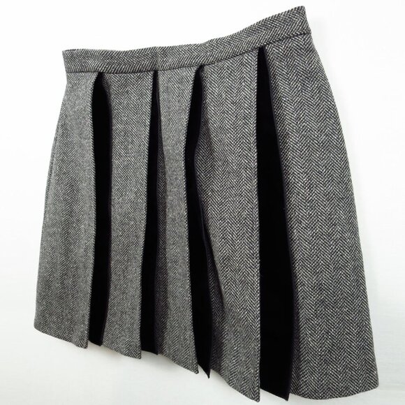 Caractère Wool Tweed and Velvet Box Pleated Multi Texture Mini Skirt 6 - Picture 2 of 14